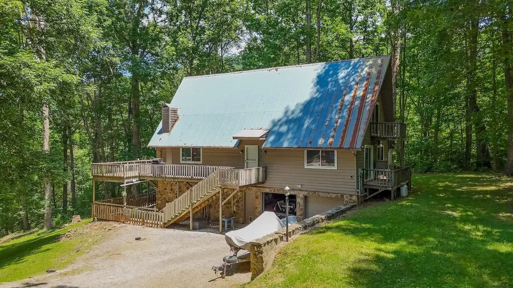 701 Cherokee Ridge Road Pikeville TN 37367
