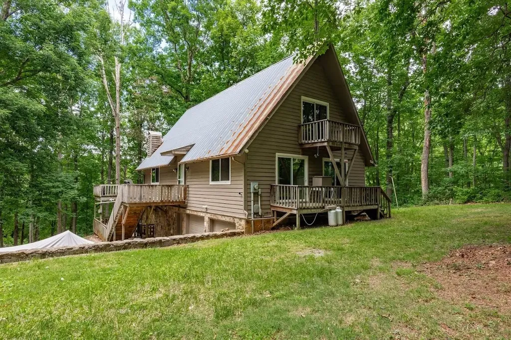 701 Cherokee Ridge Road Pikeville TN 37367