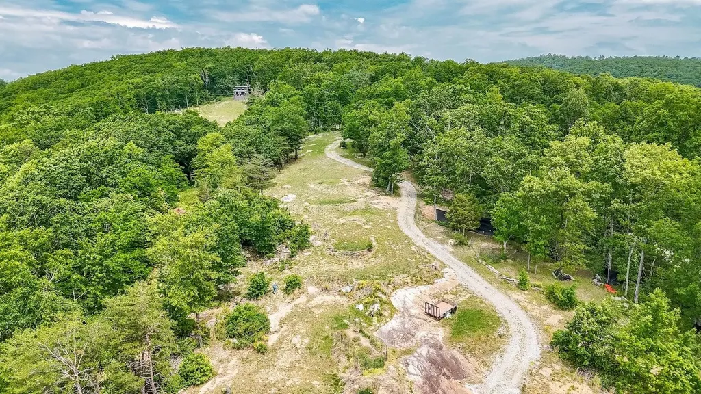 1407 Holloway Ridge Road Spring City TN 37381