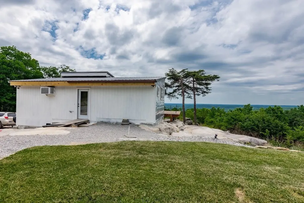 1407 Holloway Ridge Road Spring City TN 37381