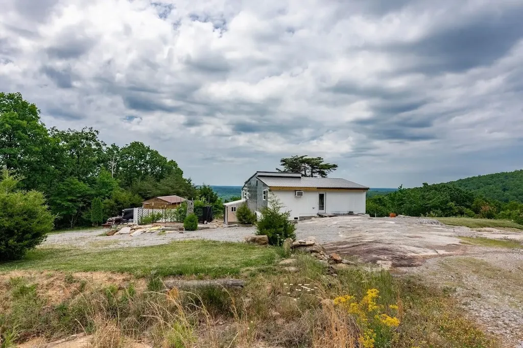 1407 Holloway Ridge Road Spring City TN 37381