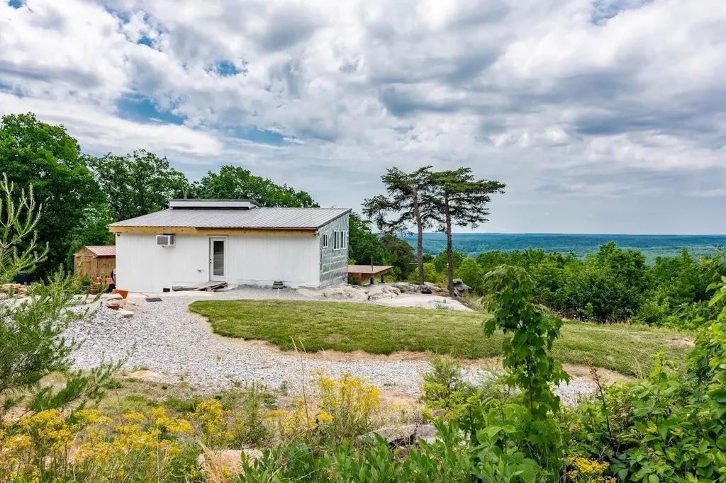1407 Holloway Ridge Road Spring City TN 37381