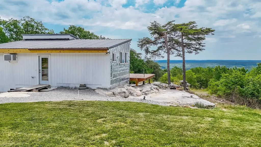 1407 Holloway Ridge Road Spring City TN 37381