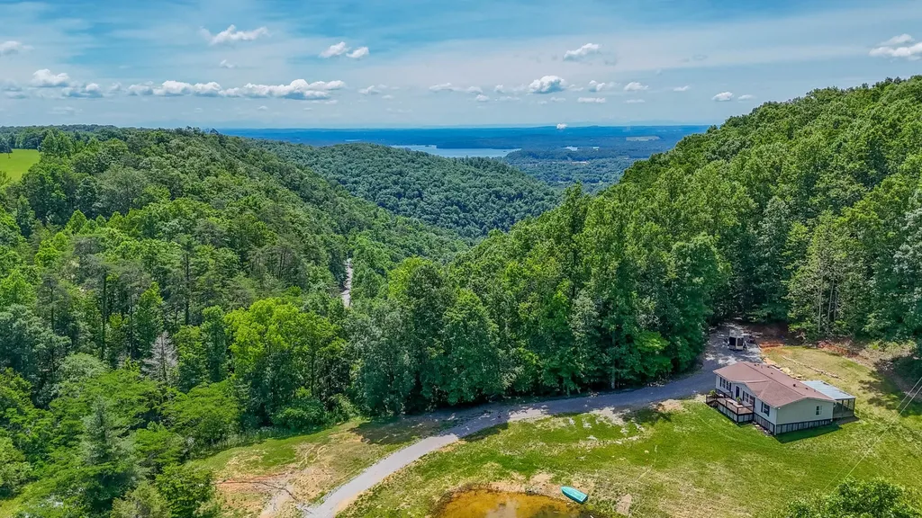 2479 Shut In Gap Road Spring City TN 37381