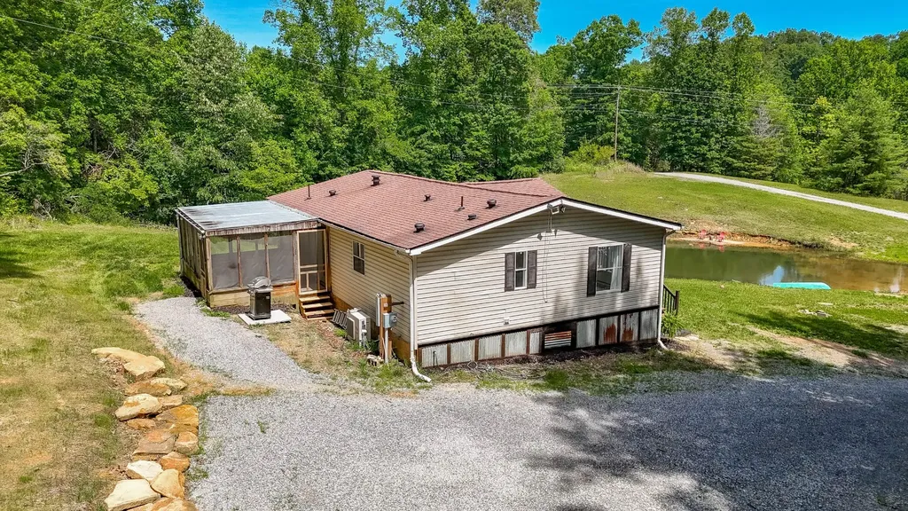 2479 Shut In Gap Road Spring City TN 37381