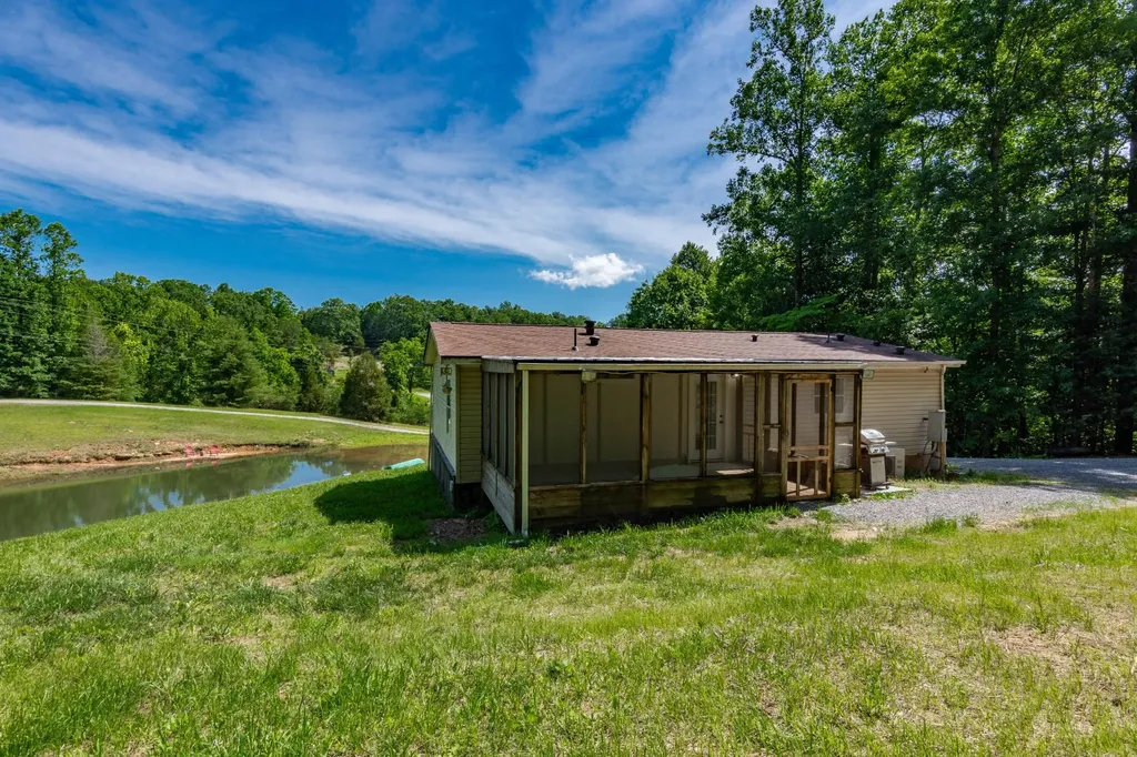 2479 Shut In Gap Road Spring City TN 37381