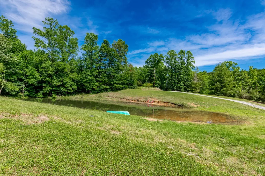 2479 Shut In Gap Road Spring City TN 37381