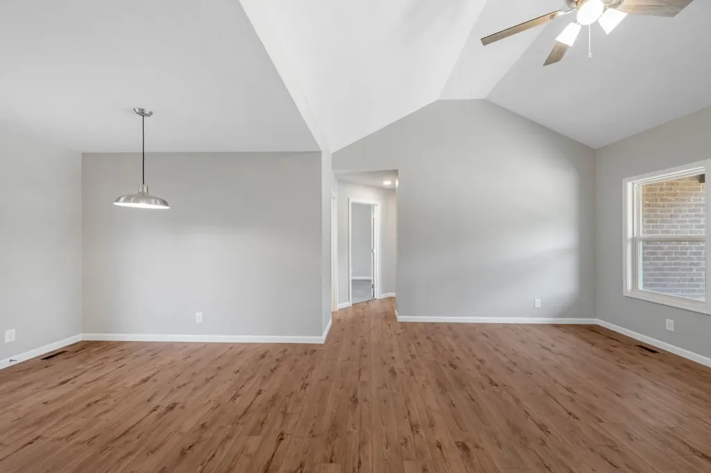 1776 Old Gallatin Road Portland TN 37148