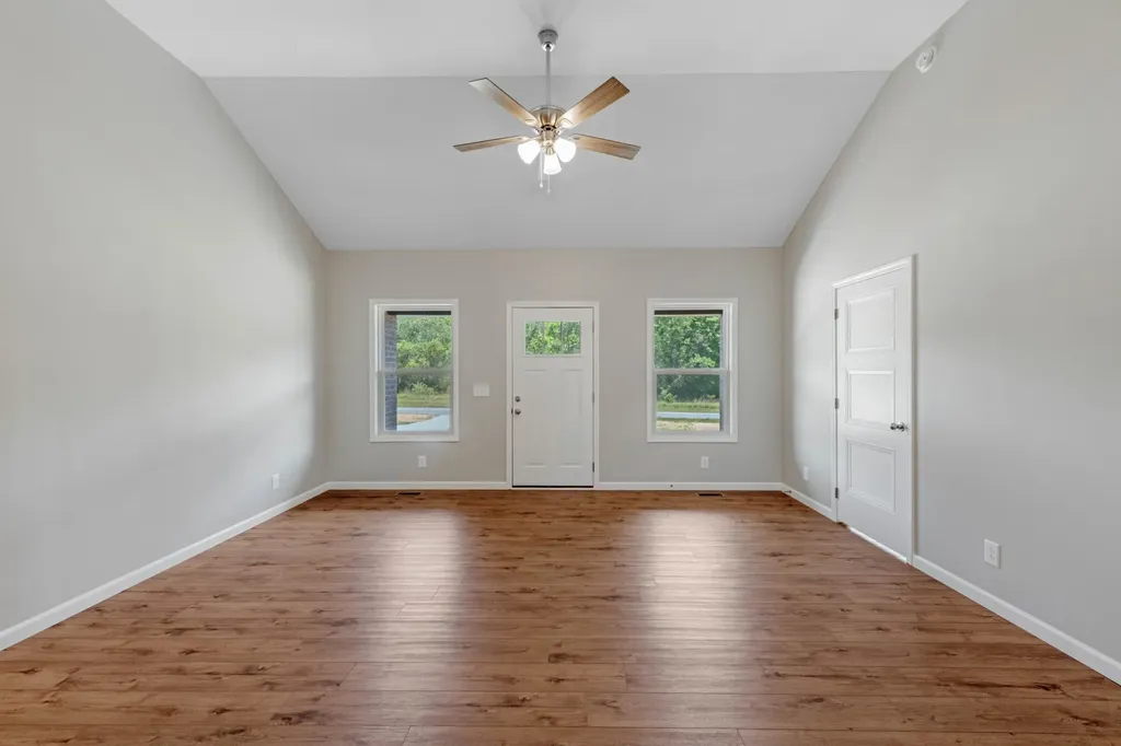 1776 Old Gallatin Road Portland TN 37148