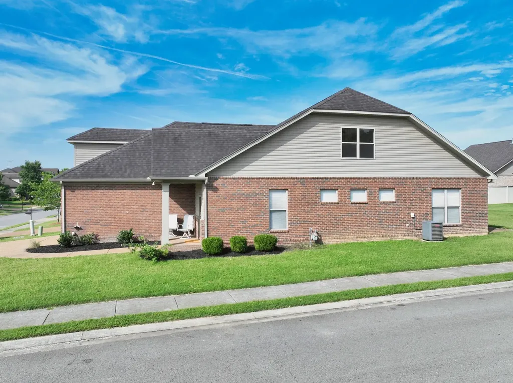127 England Place Hendersonville TN 37075