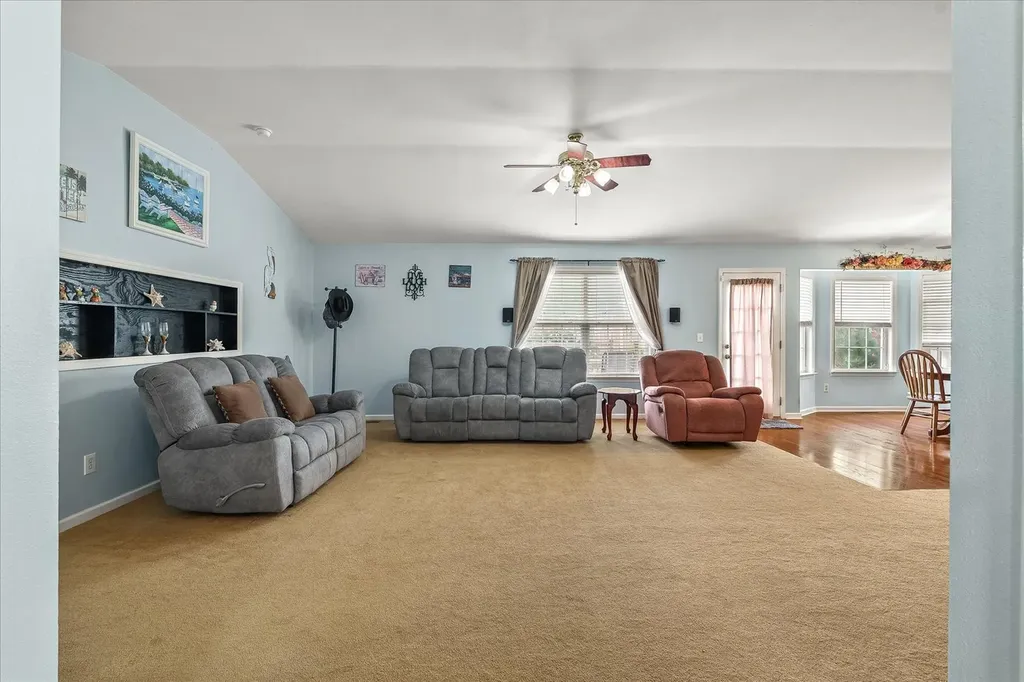 2109 Williamsport Pike Columbia TN 38401
