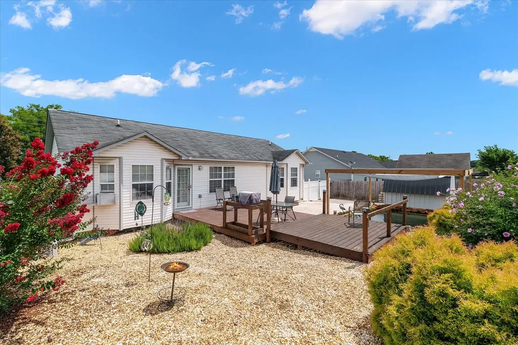 2109 Williamsport Pike Columbia TN 38401