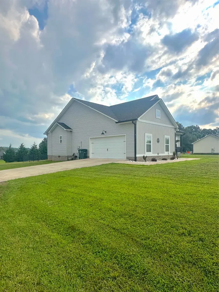 311 Autumn Hills Drive Rickman TN 38580
