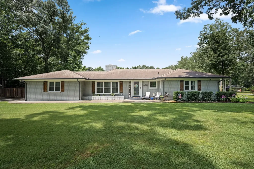 805 Forrest Drive Tullahoma TN 37388