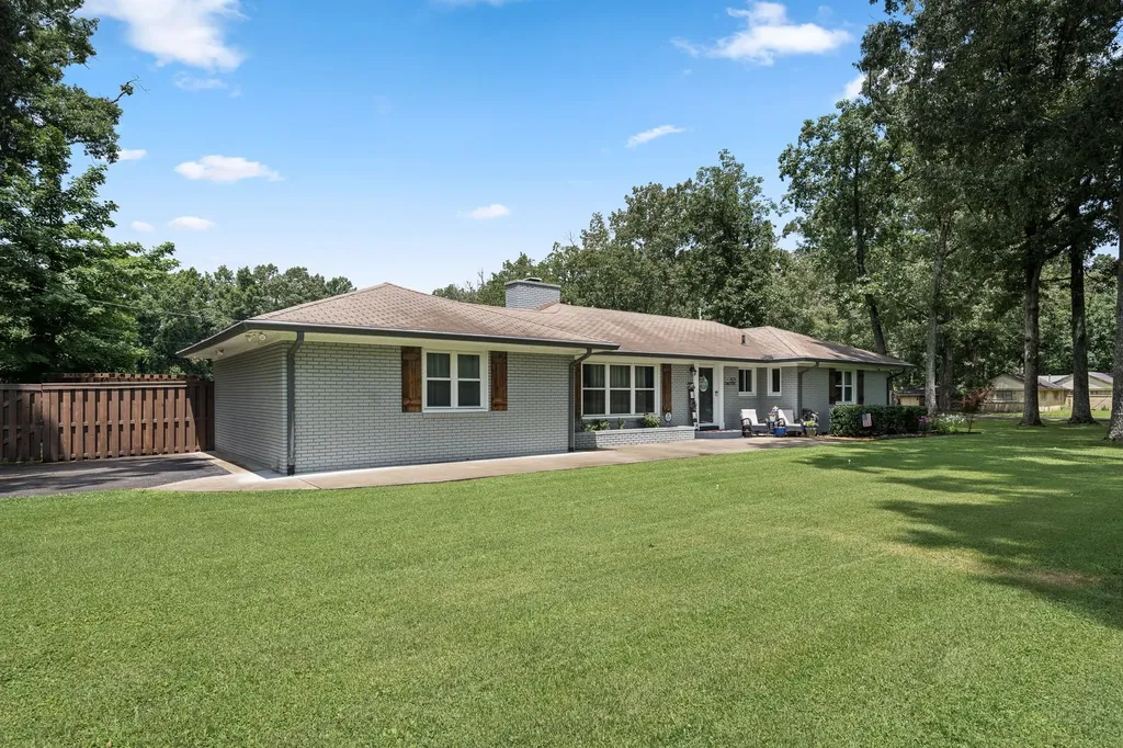 805 Forrest Drive Tullahoma TN 37388