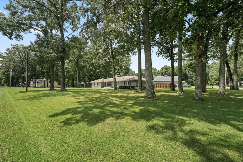 805 Forrest Drive Tullahoma TN 37388