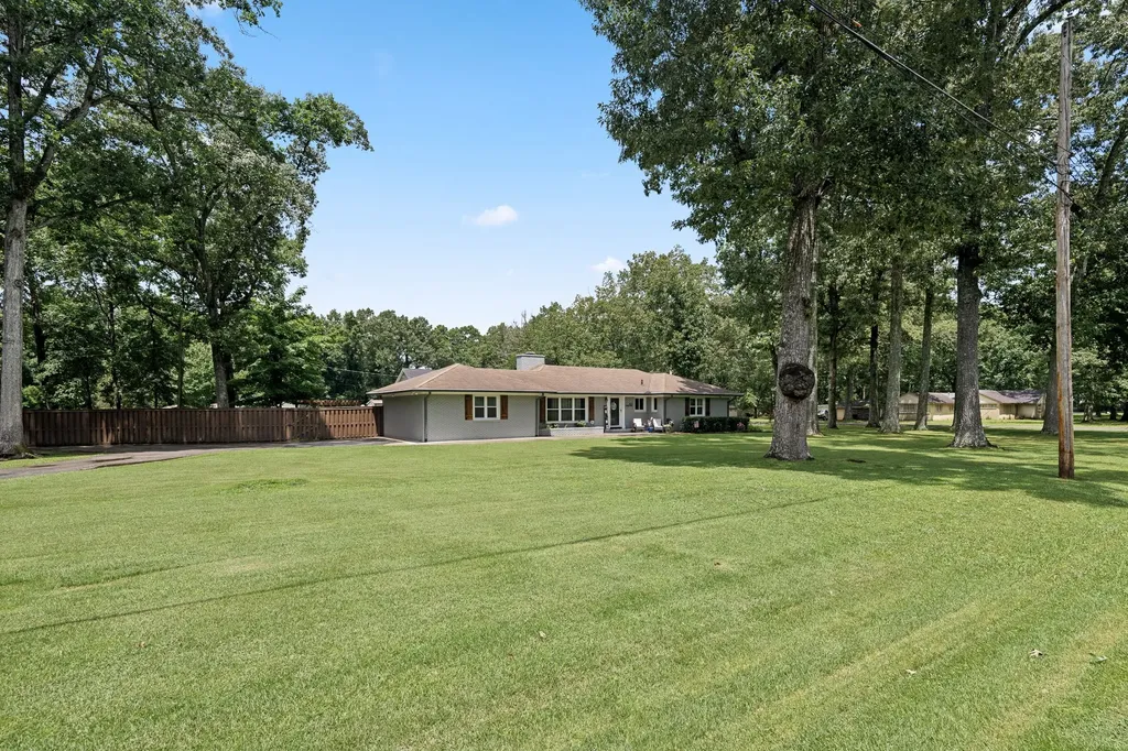 805 Forrest Drive Tullahoma TN 37388