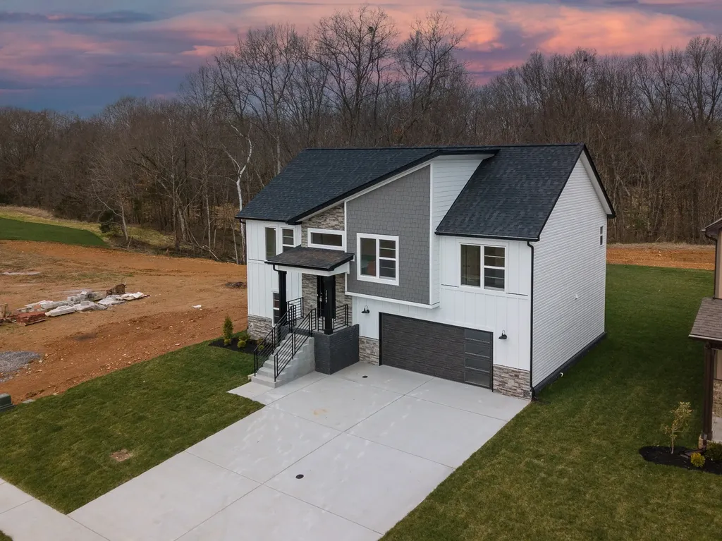 9 Miller Farm Clarksville TN 37043