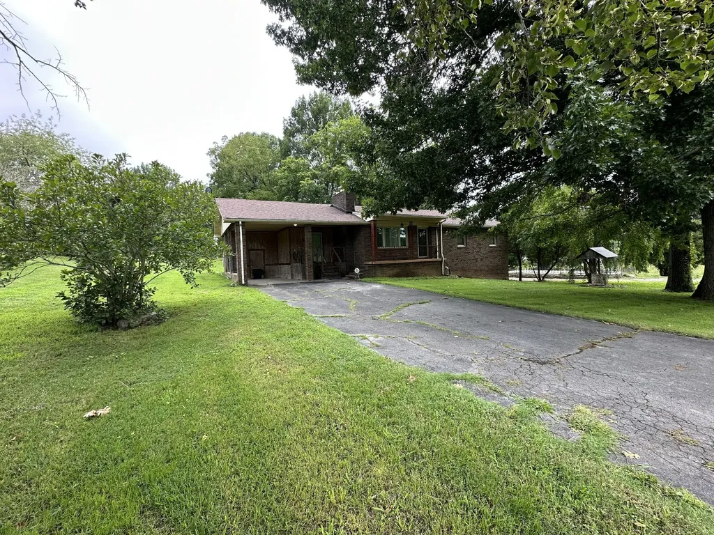 148 Maple Street Gordonsville TN 38563