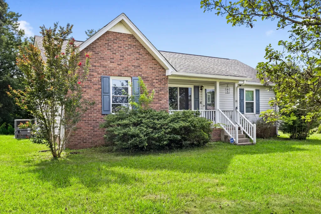 514 W Market Street Portland TN 37148