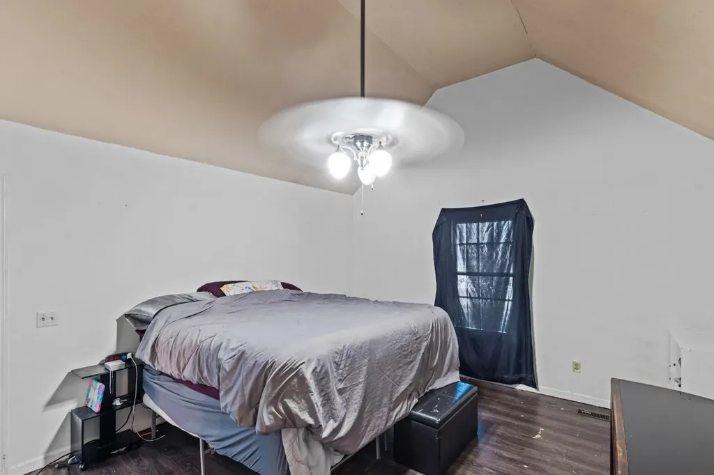 514 W Market Street Portland TN 37148