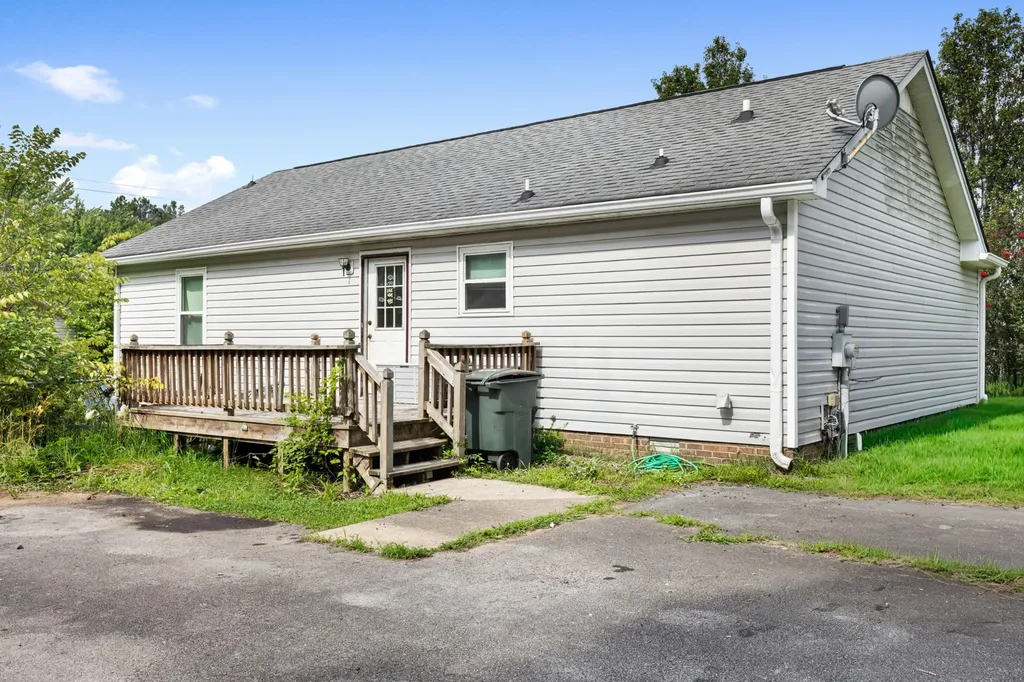 514 W Market Street Portland TN 37148