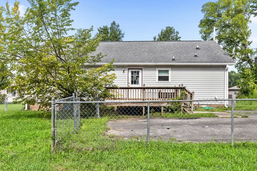 514 W Market Street Portland TN 37148