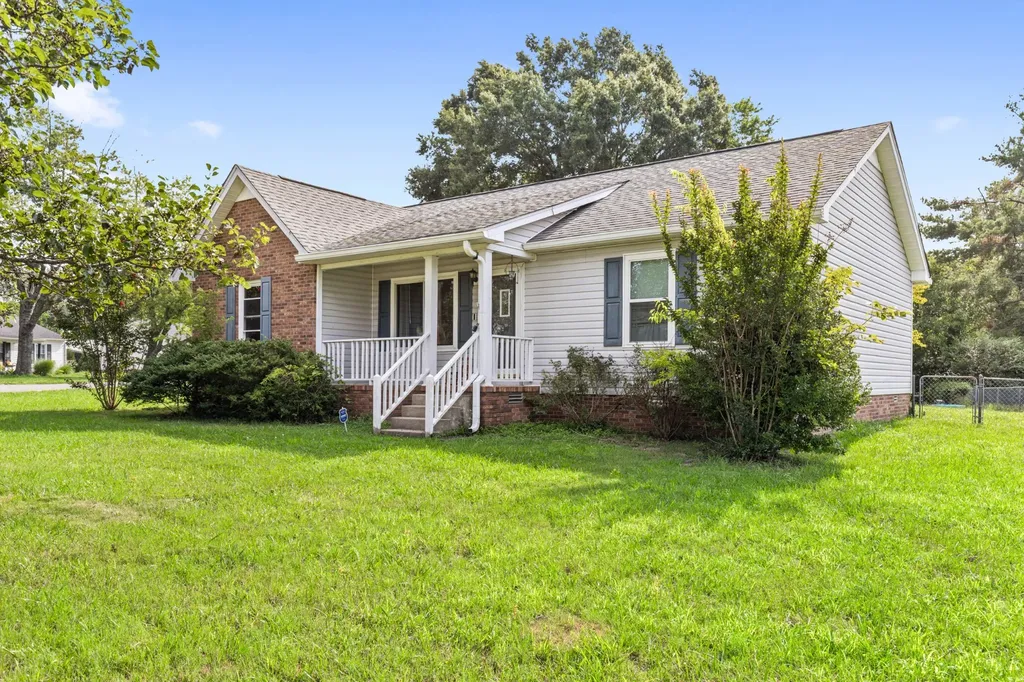 514 W Market Street Portland TN 37148