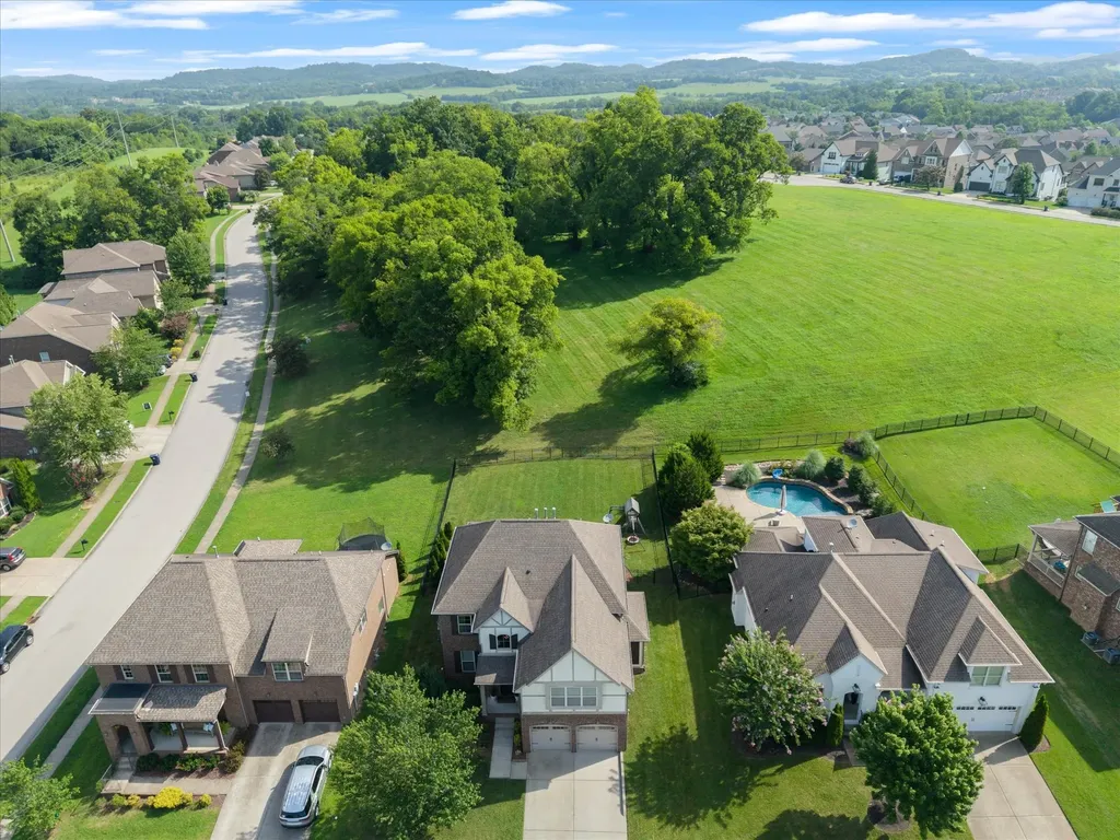 2204 Chantry Place Lane Thompsons Station TN 37179