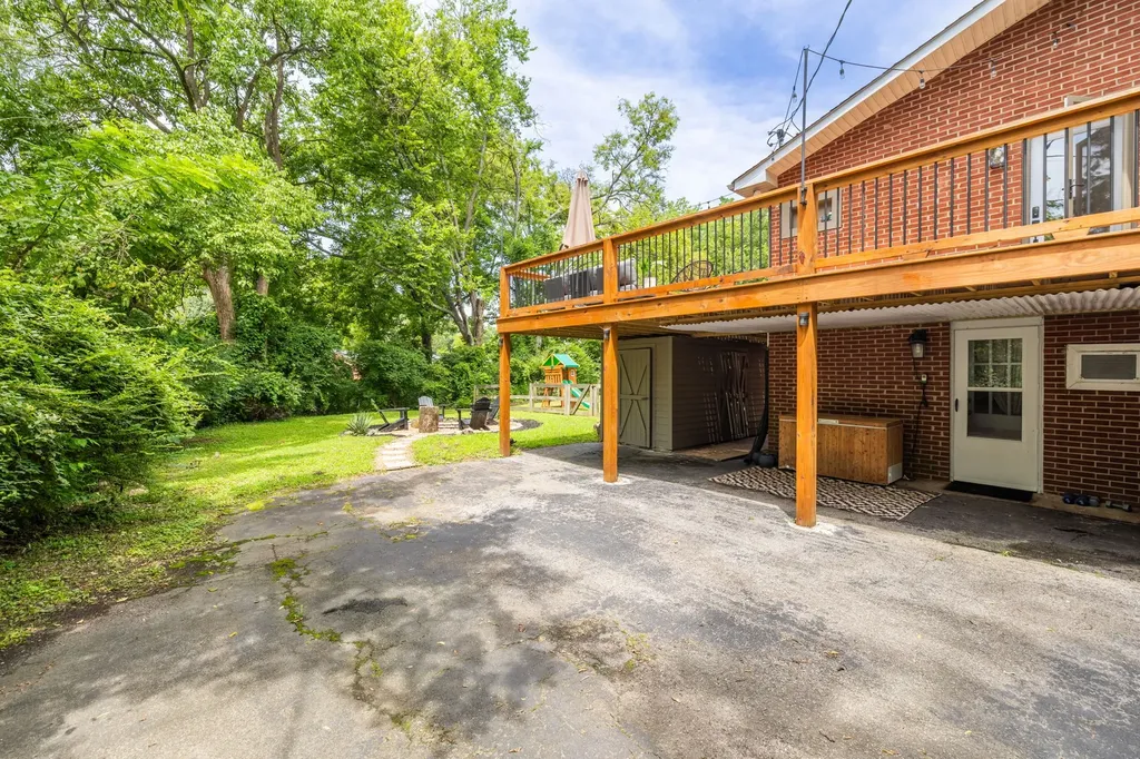 521 Westcrest Drive Nashville TN 37211