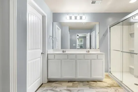 1240 Oxford Village Cove Columbia TN 38401