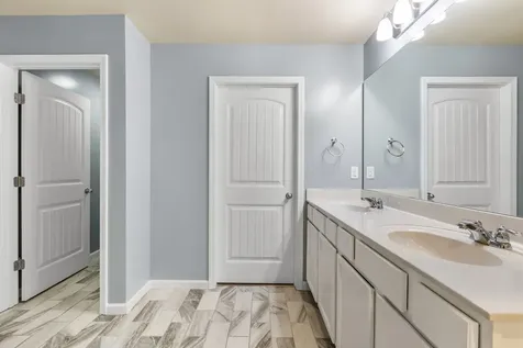 1240 Oxford Village Cove Columbia TN 38401