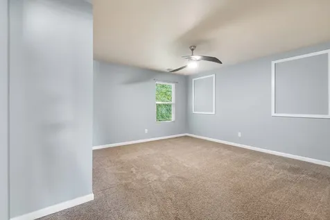 1240 Oxford Village Cove Columbia TN 38401