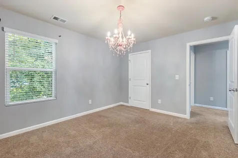 1240 Oxford Village Cove Columbia TN 38401
