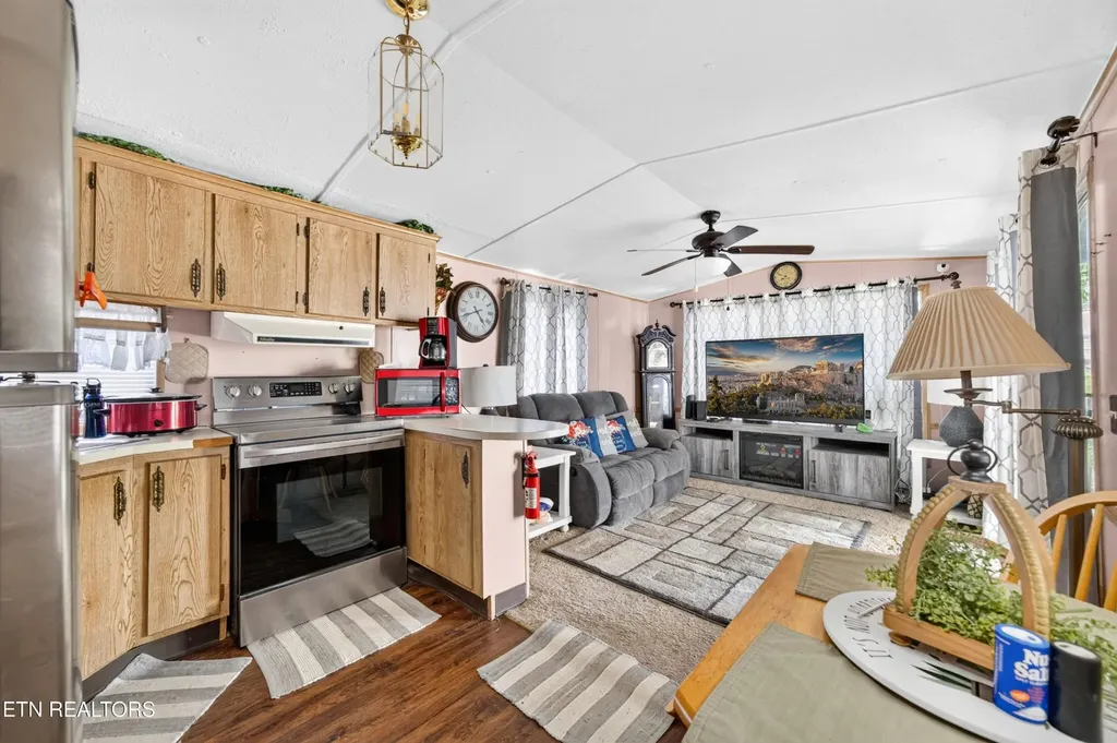 9227 Cherokee Trail Crossville TN 38572