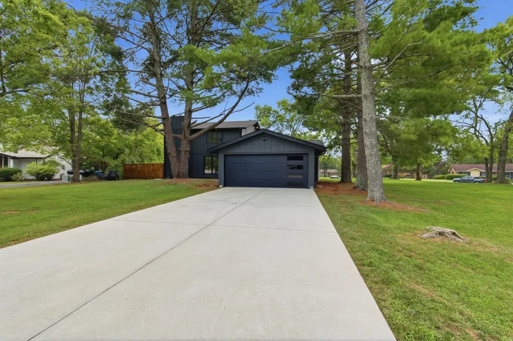 207 Bluegrass Drive Hendersonville TN 37075
