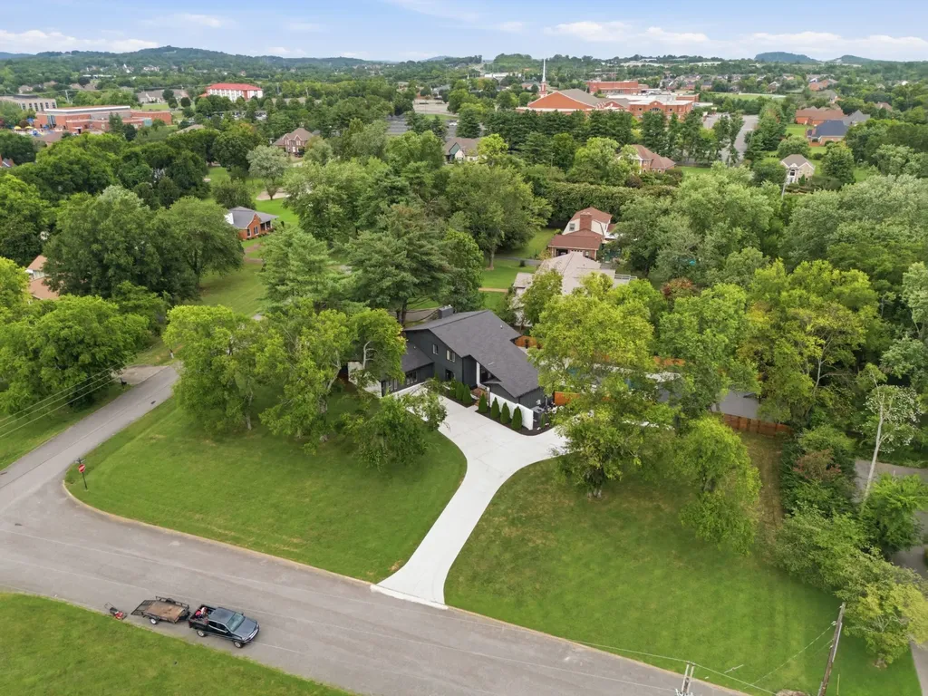207 Bluegrass Drive Hendersonville TN 37075