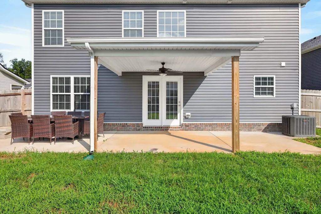 1061 Whitney Drive Clarksville TN 37042