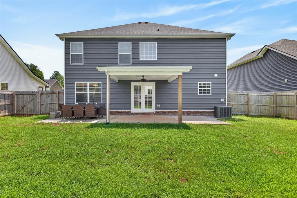 1061 Whitney Drive Clarksville TN 37042