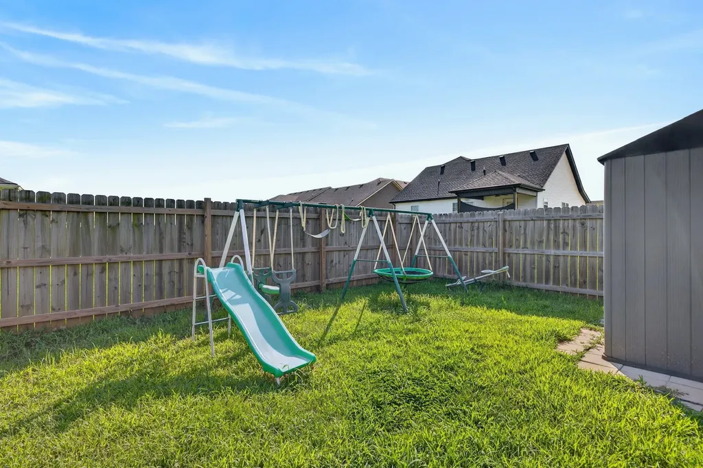 1061 Whitney Drive Clarksville TN 37042