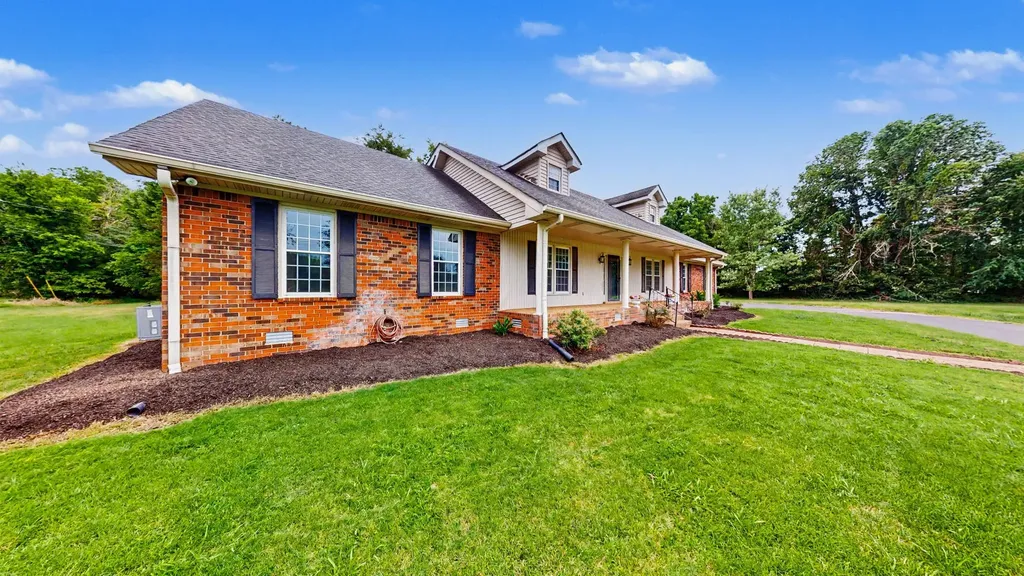2369 Cairo Bend Road Lebanon TN 37087