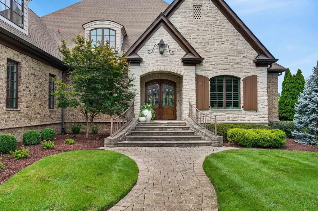 915 John Armfield Court Gallatin TN 37066