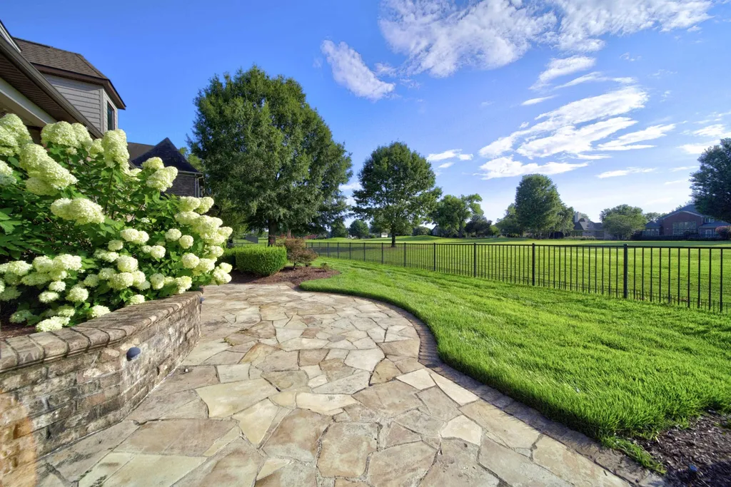 915 John Armfield Court Gallatin TN 37066