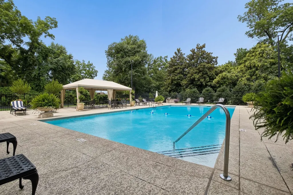4215 Harding Pike Nashville TN 37205