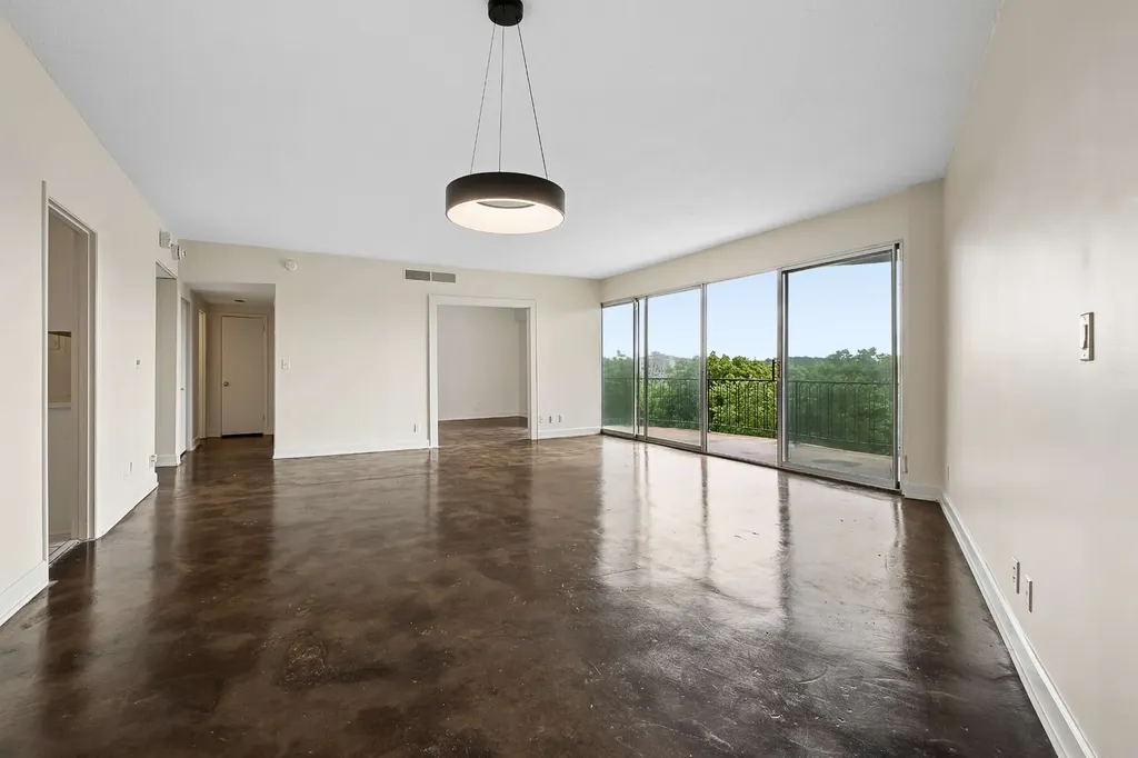 4215 Harding Pike Nashville TN 37205