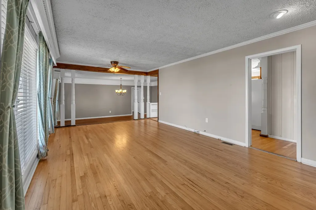 335 Robins Street Lawrenceburg TN 38464