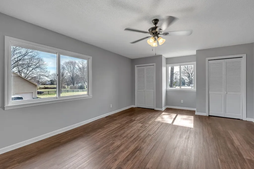 335 Robins Street Lawrenceburg TN 38464