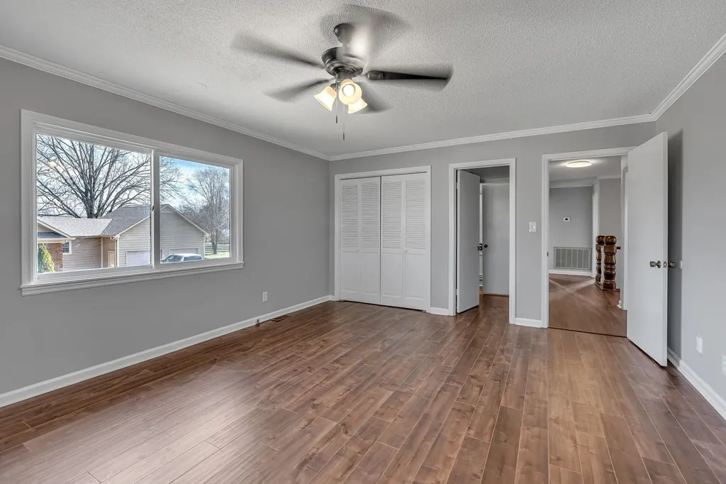 335 Robins Street Lawrenceburg TN 38464