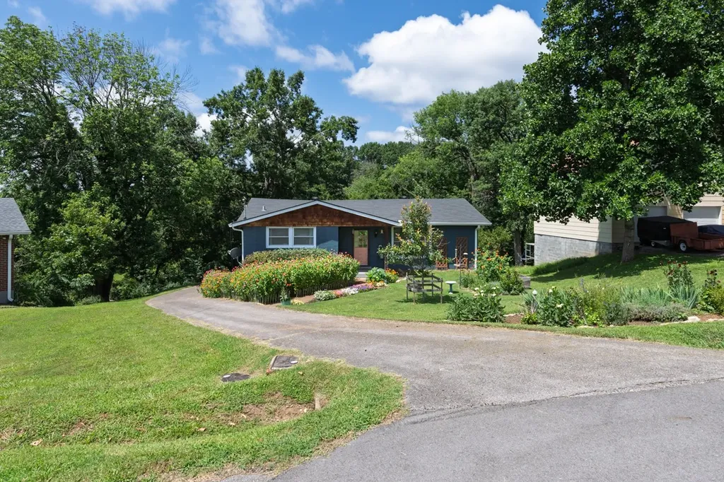 409 Rosehill Court Goodlettsville TN 37072