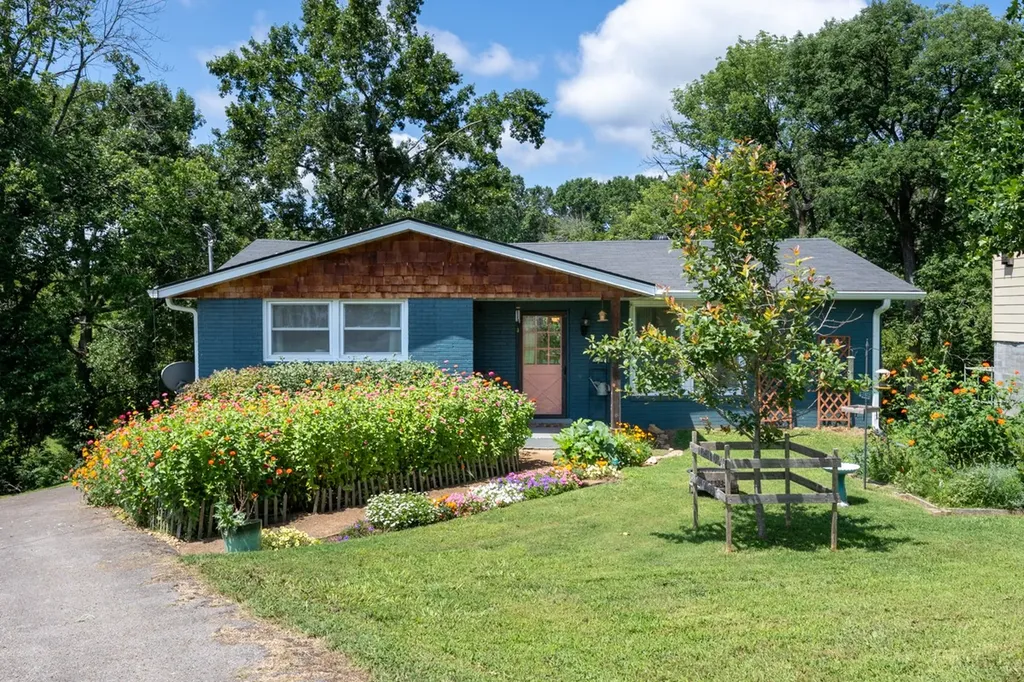 409 Rosehill Court Goodlettsville TN 37072